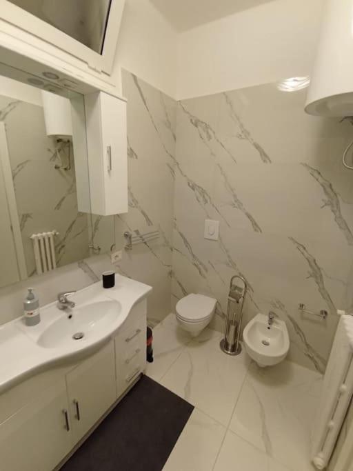 Andrea Central Apartment Барі Екстер'єр фото